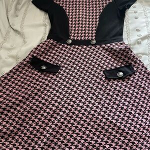 Elegant Pink and Black Midi Dress